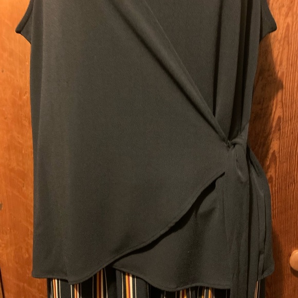 NWOT Banana Republic Wrap Sleeveless Top - Picture 3 of 11